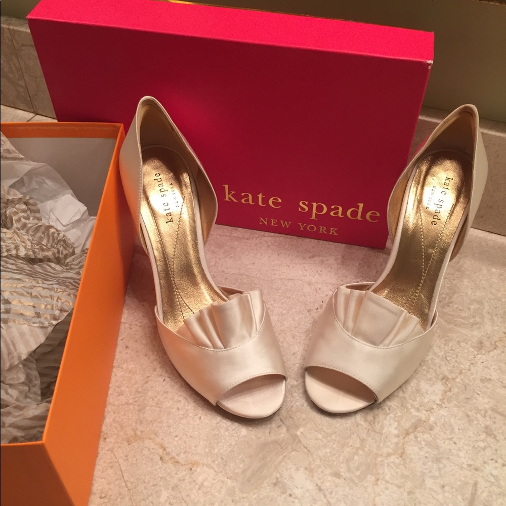 Kate Spade Ivory Satin Heel Sz 7.5 M / EUC
